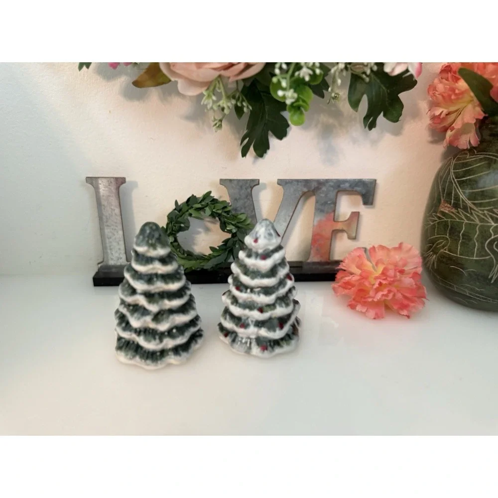Vintage Snowy Evergreen Ceramic 4